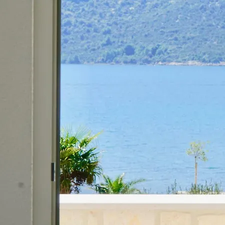 Ludilo Villa *