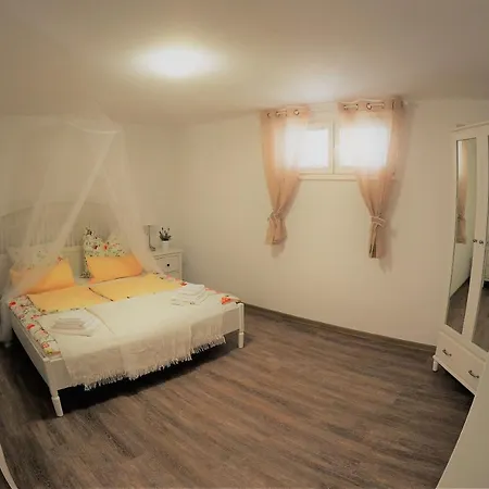 Ludilo * 玛里纳