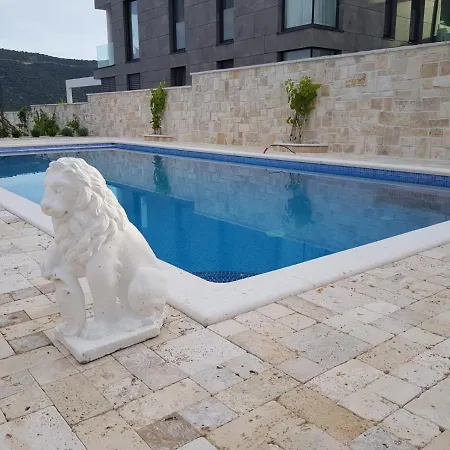 Ludilo Villa *